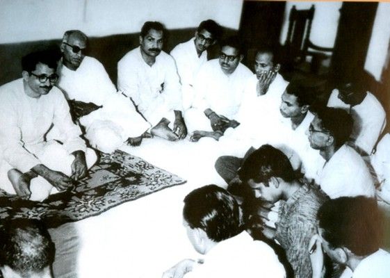 जनसंघ की बैठक में दीनदयाल उपाध्याय 