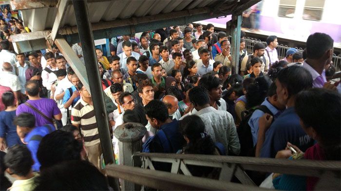 आमतौर पर भी ये पुल काफी व्यस्त रहता है (फोटो: ट्विटर)