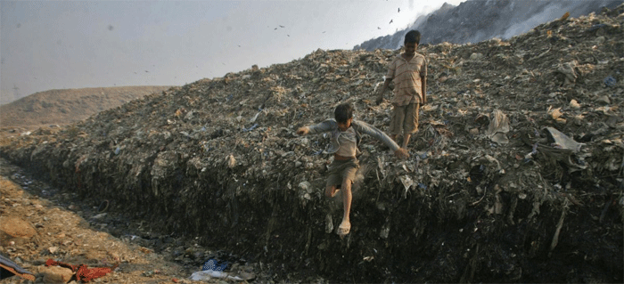 लैंडफिल और इसके आसपास के इलाकों में रहने वाले लोग गंभीर प्रदूषण का शिकार होते हैं...