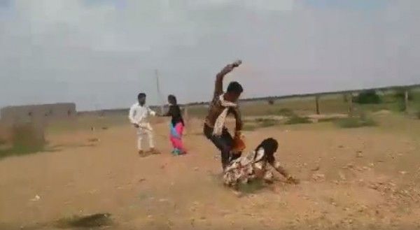 नेमत को पीटते हुए शौकत