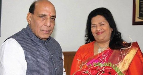गृहमंत्री राजनाथ सिंह के साथ ग्रेस पिंटो
