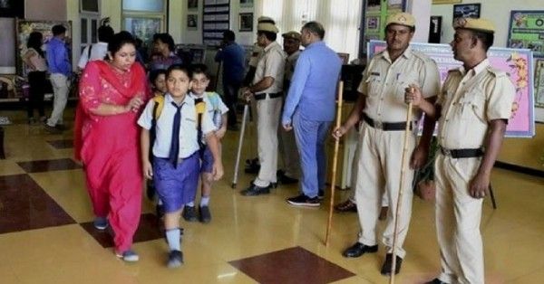रायन इंटरनेशनल में हुए कांड के बाद स्कूलों में बच्चों की सुरक्षा और कड़ी कर दी गई है. 