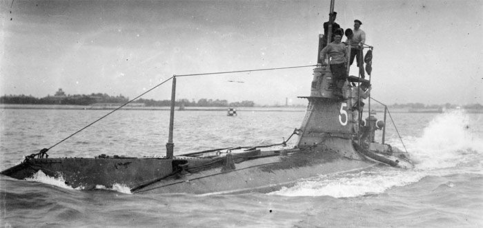 ब्रिटेन का ए-क्लास सबमरीन HMS A5 (फोटो: लाइब्रेरी ऑफ कांग्रेस)