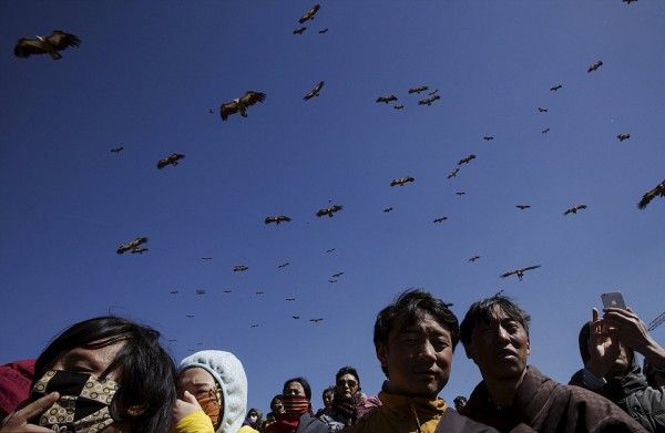 स्काय बरियल या झटोर अंतिम संस्कार की बौद्ध परंपरा है