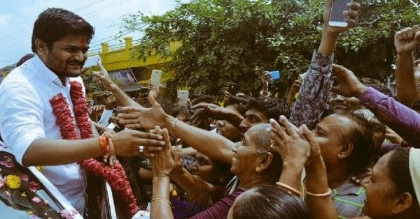 पाटीदारों के आरक्षण के लिए हार्दिक पटेल पिछले दो साल से आंदोलन चला रहे हैं.