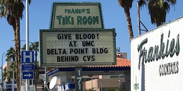 साढ़े 500 से ज्यादा लोग घायल हुए थे. इनमें से कई अब भी अस्पताल में भर्ती हैं. लोगों से रक्तदान करने की अपील की जा रही है. बड़ी संख्या में लोग ब्लड डोनेट करने पहुंच रहे हैं. 