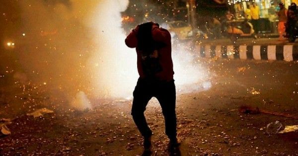पटाखों में से 5 केमिकल्स हटाने का आदेश कोर्ट पहले ही दे चुका है.