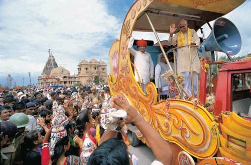 सोमनाथ से रवाना होती आडवाणी की रथ यात्रा