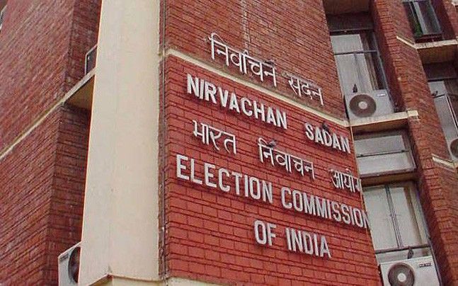 सुप्रीम कोर्ट के आदेश के बाद चुनाव आयोग 2019 के आमचुनाव में हर बूथ पर VVPAT लगाने की तैयारी कर रहा है