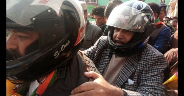 गडकरी ने हेलमेट ना मिलने पर बाइक पर बैठने से इनकार कर दिया था.