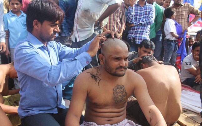 hardik-patel-bald-story_647_052117113118