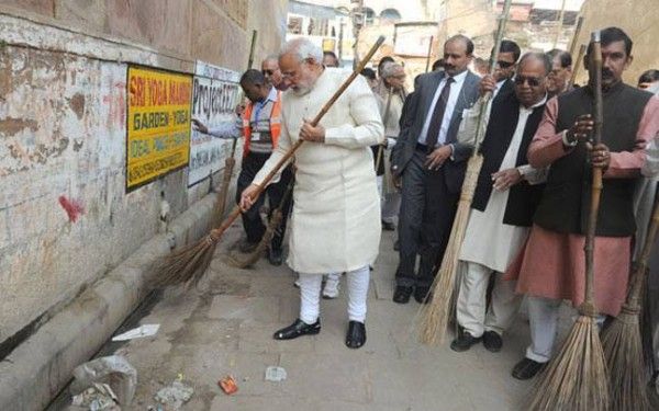 पीएम मोदी की कई योजनाएं यूपी में चल रही हैं पर जमीनी असर कम ही दिख रहा है.