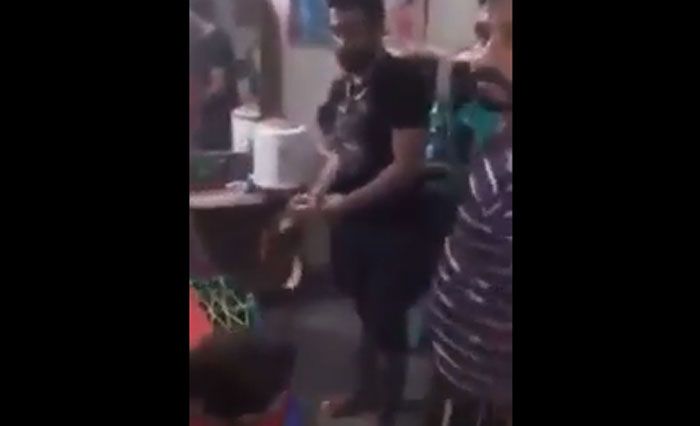 ट्रांसजेंडर्स को हिंदुस्तान में हिजड़ा कहकर बुलाया जाता है. पाकिस्तान में हिजड़ा और ख्वाजा सरा इनकी सबसे लोकप्रिय पहचान है. 