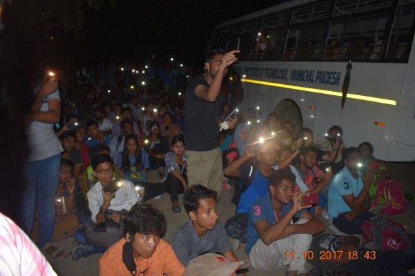 NIT के छात्रों ने मांग रखी थी कि मानव संसाधन मंत्रालय की टीम कॉलेज का दौरा करे और उनकी समस्या सुने