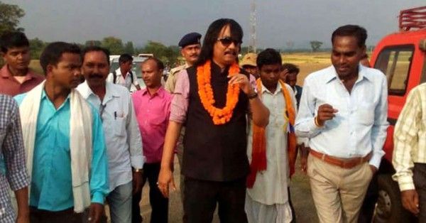 पॉलिटिकल इवेंट में राजा पीटर