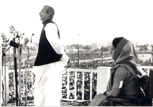 ब्रिगेड परेड ग्राउंड कलकत्ता में बंगलादेशी शरणार्थियों को संबोधित करते हुए शेख मुजीब