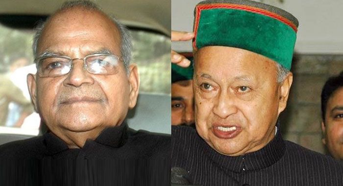 पूर्व केंद्रीय मंत्री सुखराम के बेटे अनिल शर्मा भी अभी हाल ही में कांग्रेस छोड़कर बीजेपी गए हैं. इसके बाद सुखराम और वीरभद्र सिंह, दोनों के बीच बयानबाजी शुरू हो गई.