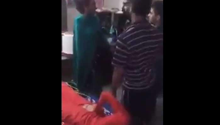 दो और दो जोड़कर 22 बनाने वालों का दिमाग देखिए. पाकिस्तान के एक वीडियो को राजस्थान में हिंदू लड़की के साथ बलात्कार का वीडियो बना दिया. 