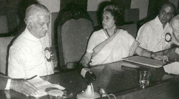पूर्व प्रधानमंत्री इंदिरा गांधी के साथ यशवंत सिंह परमार. हिमाचल प्रदेश में डॉक्टर परमार के नाम की काफी अहमियत है. 