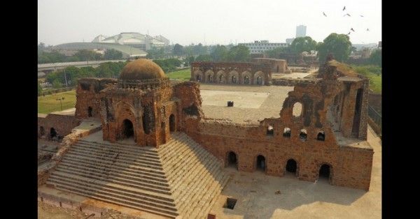 आज का फिरोज़ शाह कोटला मस्जिद.