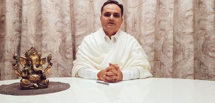ऐलेक्जेंडर की विचारधारा और गतिविधियां भले काफी कट्टर हों, मगर अभी तक ये मामला प्रकाश जी बनाम ऐलेक्जेंडर का ही लग रहा है. ऐलेक्जेंडर हिंदू धर्म की आलोचना जरूर करते हैं, मगर रूस में हिंदुओं को किसी तरह का खतरा हो, ये तो नहीं लगता.