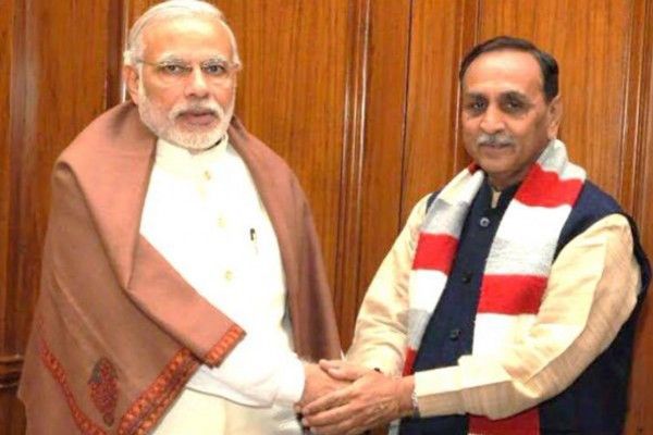 नरेंद्र मोदी गुजरात में बीजेपी के प्रदर्शन से खुश नहीं है.बुरे प्रदर्शन का ठिकारा रुपानी के सिर फूट सकता है