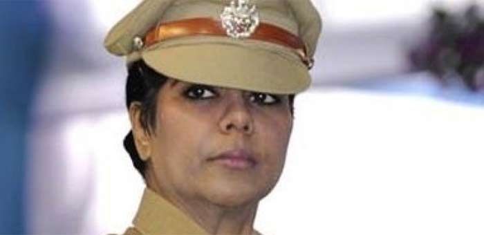 भारती घोष का CV बड़ा मजबूत है. काम कर सकती हैं या नहीं, इसमें कोई शक नहीं. दिक्कत इस बात से थी कि वो अपनी ड्यूटी का फायदा उठाकर राजनीति कर रही थीं.