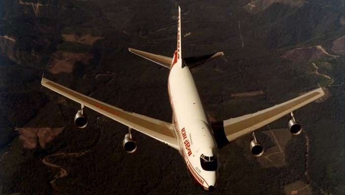 23 जून, 1985 को तड़के सुबह एयर इंडिया का एक और विमान 'कनिष्क' टोरंटो से बंबई की उड़ान के दौरान क्रैश होकर अटलांटिक में गिर गया. सभी 329 यात्री और 22 क्रू सदस्य मारे गए. कोई नहीं बचा. इस प्लेन का नाम कुषाण वंश के महान राजा कनिष्क के नाम पर रखा गया था (फोटो: एयर इंडिया कलेक्टर)