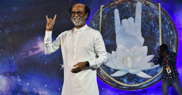 फैंस के सामने स्पीच देने के बाद रजनी