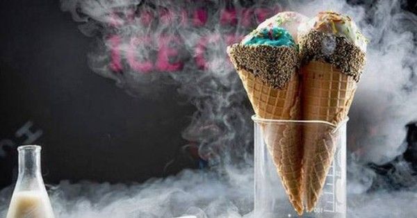 खाने की चीज़ों को ऐसा धाकड़ दिखाने के लिए भी नाइट्रोजन का इस्तेमाल होता है.