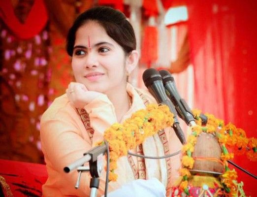 अपने एक सत्संग के दौरान साध्वी जया किशोरी