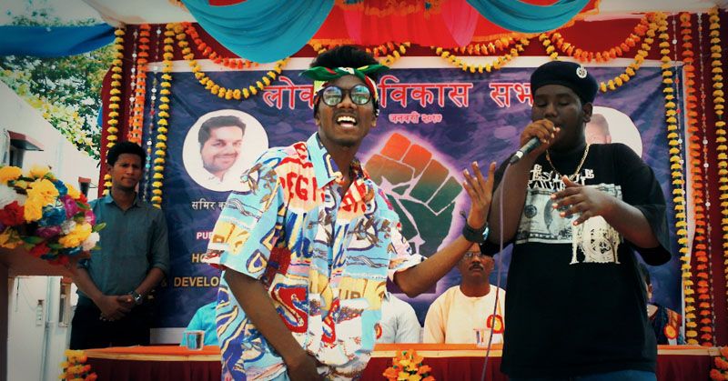फिल्म में धारावी के उन दो रैपर्स का एक दृश्य.
