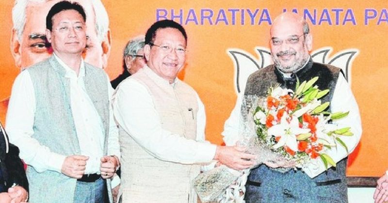 टीआर ज़ीलियांग और अमित शाह. भाजपा विधानसबा में ज़ीलियांग की NPF सरकार के साथ है.