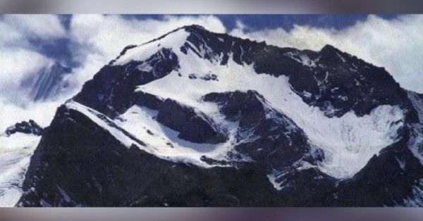 ऊं पर्वत पर साल के कुछ हिस्सों में ये आकृति नजर आती है लेकिन ग्लोबल वार्मिंग की वजह से ये इस बाल समय से पहले दिखाई दे रहा है.