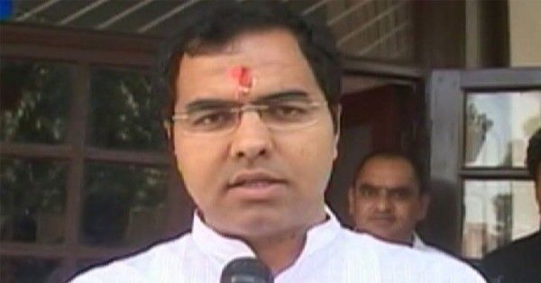 दिल्ली में बीजेपी से सांसद प्रवेश वर्मा