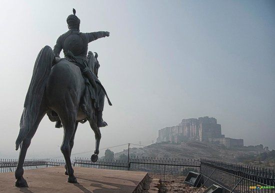 जोधपुर में लगी राव जोधा की मूर्ति 