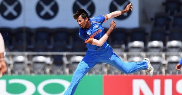 अंडर-19 वर्ल्ड कप में पाकिस्तान के खिलाफ सेमीफाइनल में बॉलिंग के दौरान ईशान