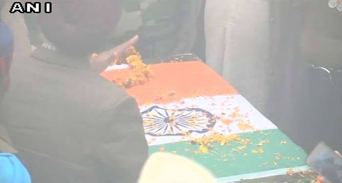सिपाही जसगीर सिंह 2004 में जब सेना में भर्ती हुए, तो उनके परिवार को किसी कमाऊ शख्स की सख्त जरूरत थी. बाद में छोटा भाई दुबई चला गया. वहां ड्राइवर बन गया.