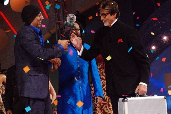 अमिताभ बच्चन के साथ विंदू दारा सिंह.