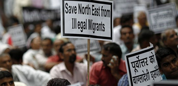 बांग्लादेश से आकर बस गए अवैध शरणार्थियों का मुद्दा नया नहीं है. न ही पूर्वी बंगाल से असम आने वाले मुसलमानों का चलन ही नया है. 