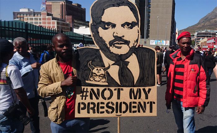 नेनेगेट के बाद देशभर में जैकब जुमा के खिलाफ प्रदर्शन होने लगे. 