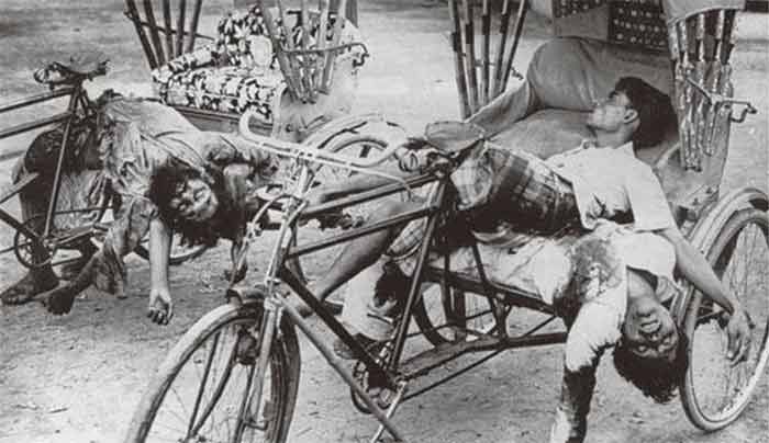 बांग्लादेश का कहना है कि 1971 की लड़ाई में मारे गए बंगालियों की संख्या करीब 30 लाख थी. ये तस्वीर उसी वक्त की है. इस लड़ाई का केंद्र था ढाका. वहां जमकर हुआ नरसंहार (फोटो: mujibnagar website)