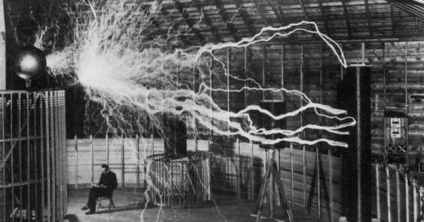 निकोल टेस्ला की केवल ये फोटो ही सत्य और मिथक के बीच के अंतर को खत्म कर देती है, उसके बाद जो बचता है वो के - रहस्य!