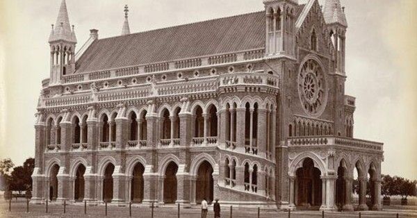 1857 में स्थापित हुई बॉम्बे यूनिवर्सिटी भारत की पहली स्टेट यूनिवर्सिटी है.