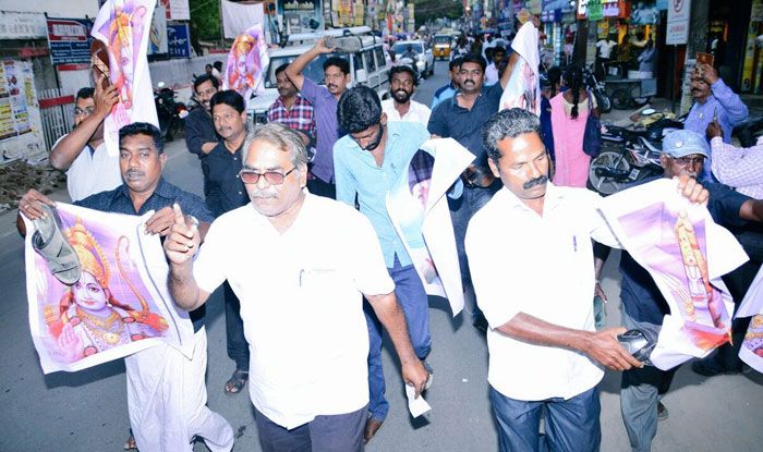 ये उस मोर्चे की ऑरिजनल तस्वीर है. 