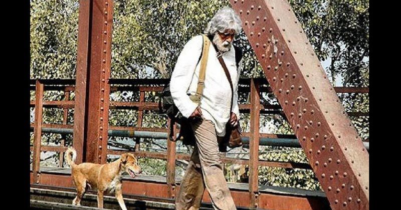 जॉनी मस्ताना और उसके साथ-साथ चल पड़ा एक कुत्ता.