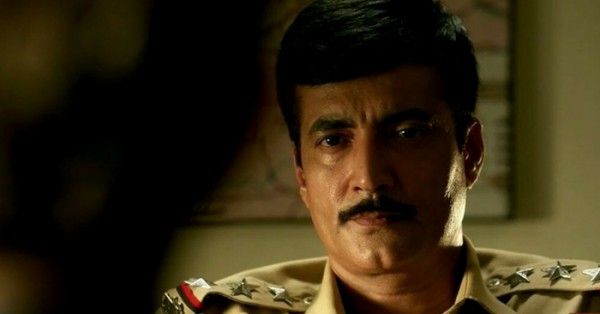 फिल्म 'काबिल' के एक सीन में नरेंद्र झा.