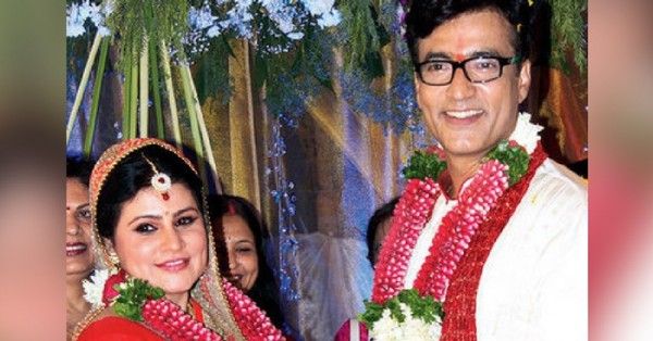 शादी के दौरान पंकजा और नरेंद्र.