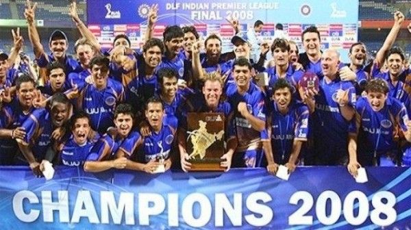 पहले सीज़न की विजेता टीम.