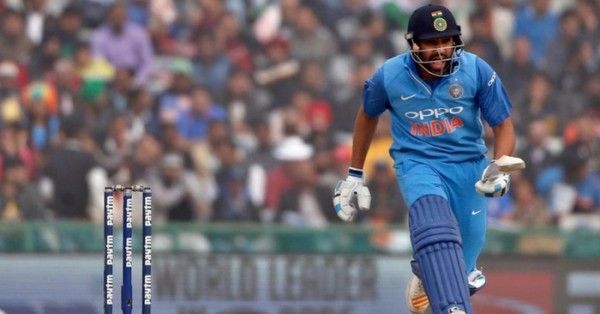 अपनी एक पारी के दौरान रोहित शर्मा.